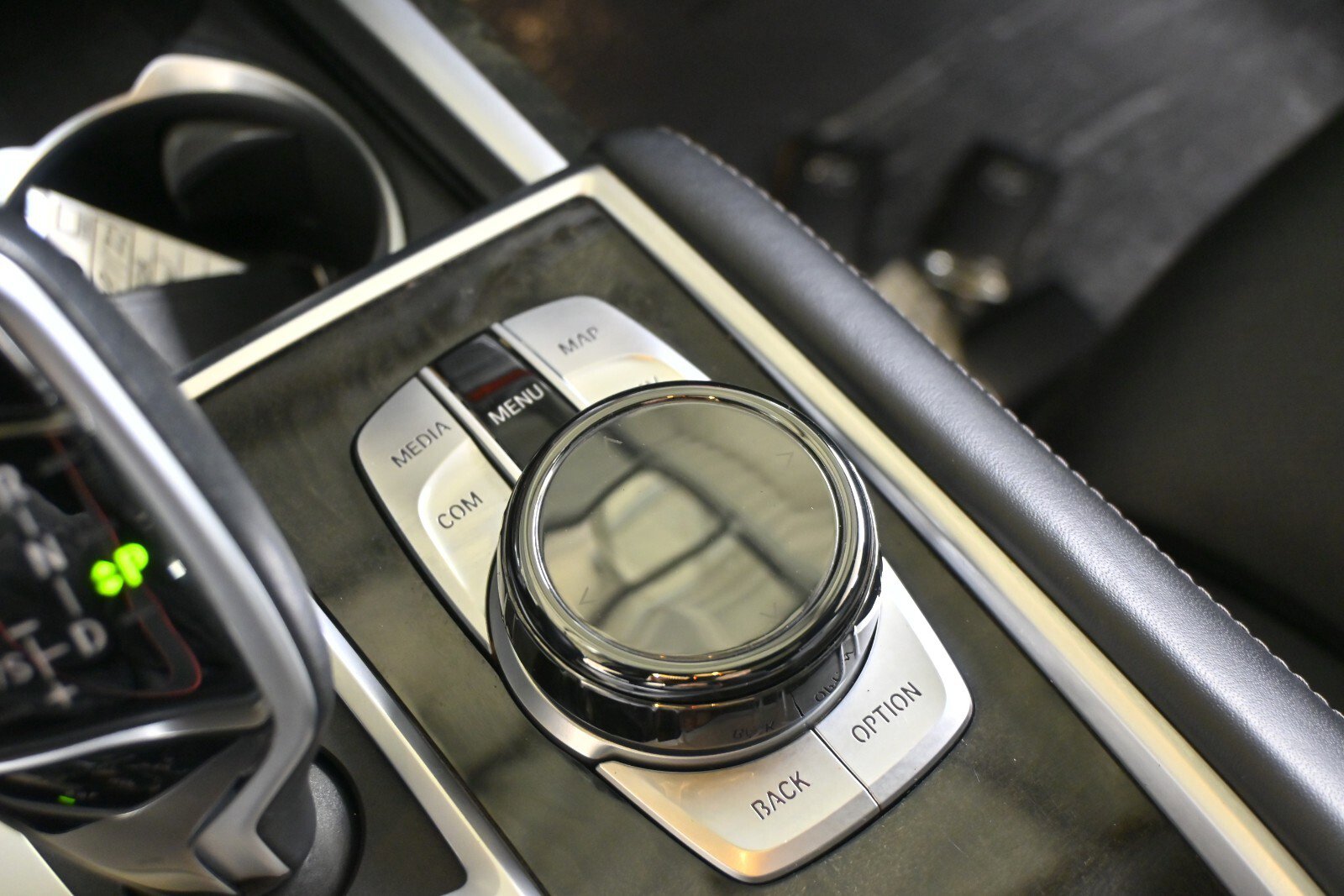 Used 2022 BMW 750i xDrive w/ Executive Package image 29