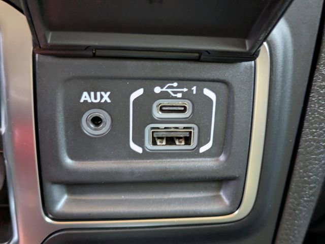 New 2026 Jeep Gladiator Mojave w/ Technology Group image 25