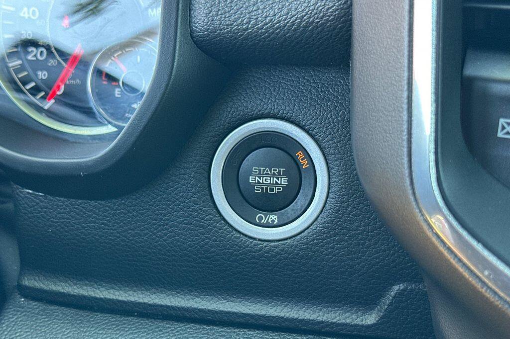 Used 2022 RAM 1500 Laramie AWD/4WD image 22