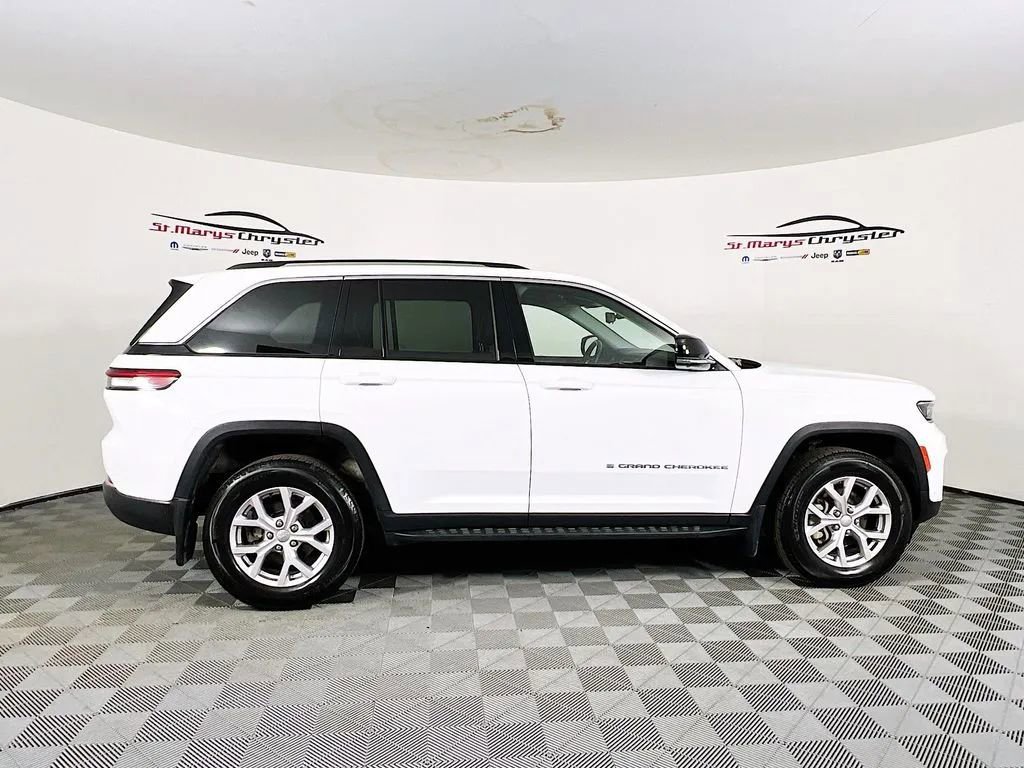Used 2022 Jeep Grand Cherokee Limited w/ Luxury Tech Group II AWD/4WD image 9