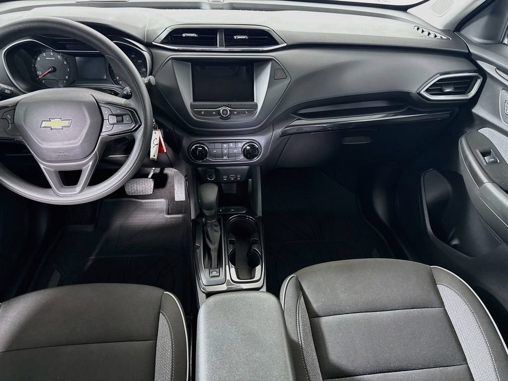 Used 2023 Chevrolet TrailBlazer LS w/ LPO, Blackout Package FWD image 21