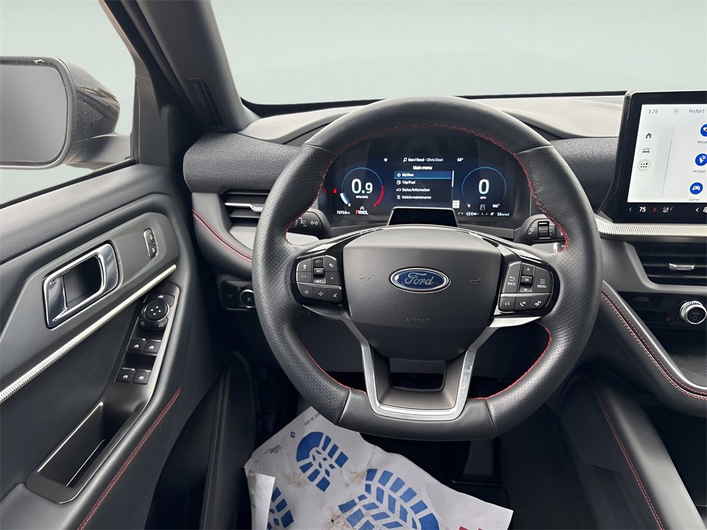 Used 2025 Ford Explorer ST-Line image 18