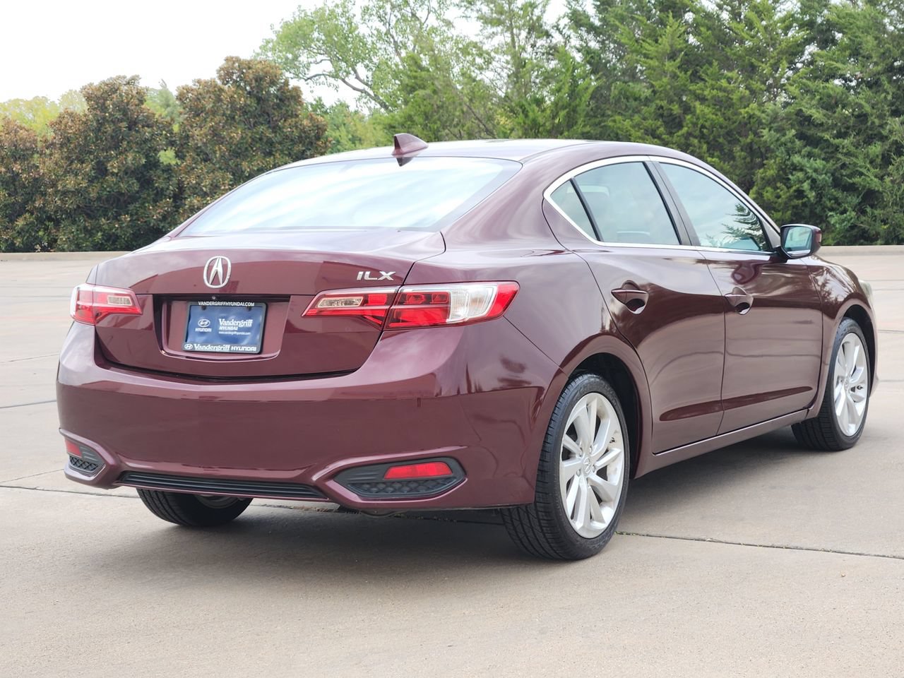 Used 2016 Acura ILX w/ Technology Plus Package FWD image 4