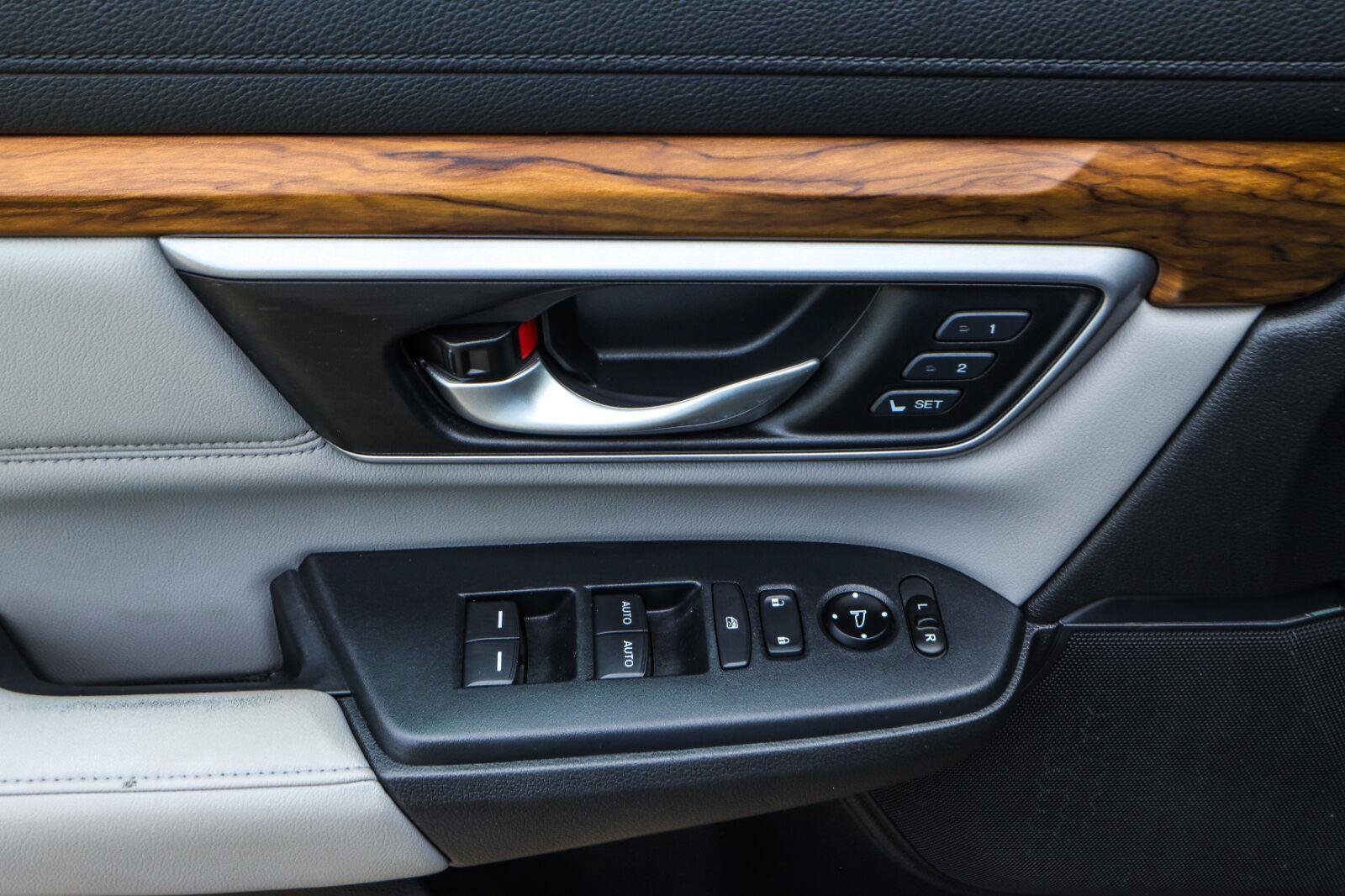 Used 2017 Honda CR-V Touring image 39