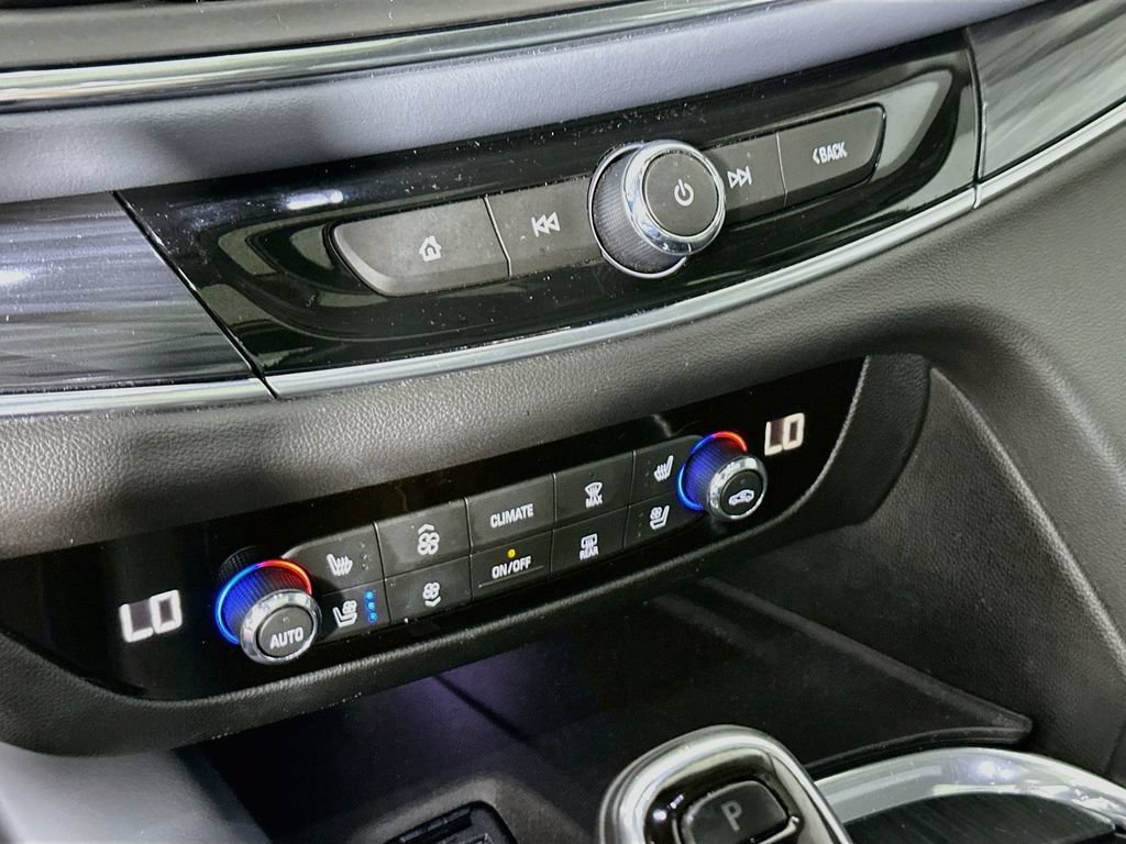 Used 2020 Buick Enclave Premium w/ Sun and Sites Package AWD/4WD image 14