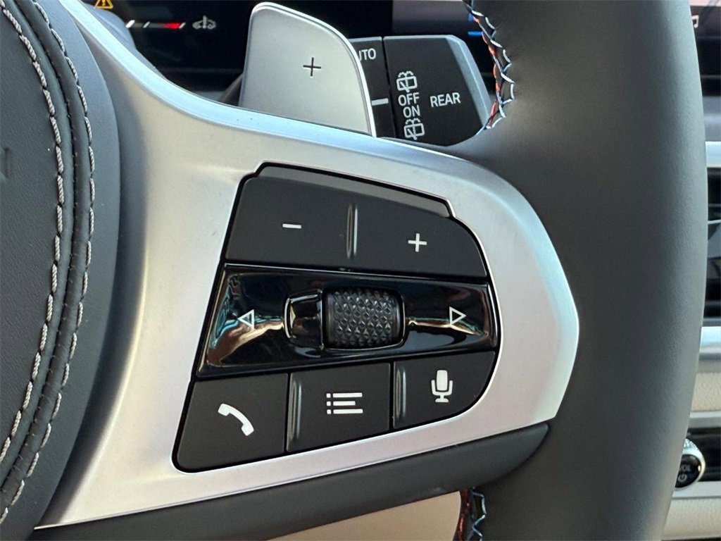 New 2026 BMW X7 M60i image 12