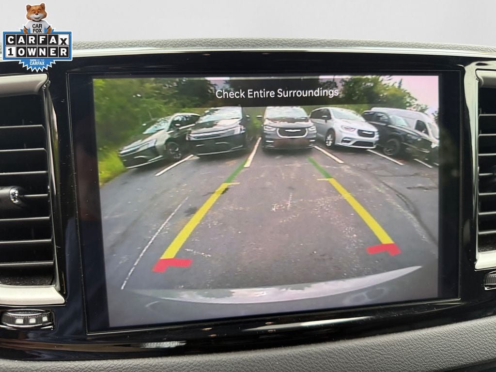 Certified 2025 Chrysler Pacifica Select FWD image 16