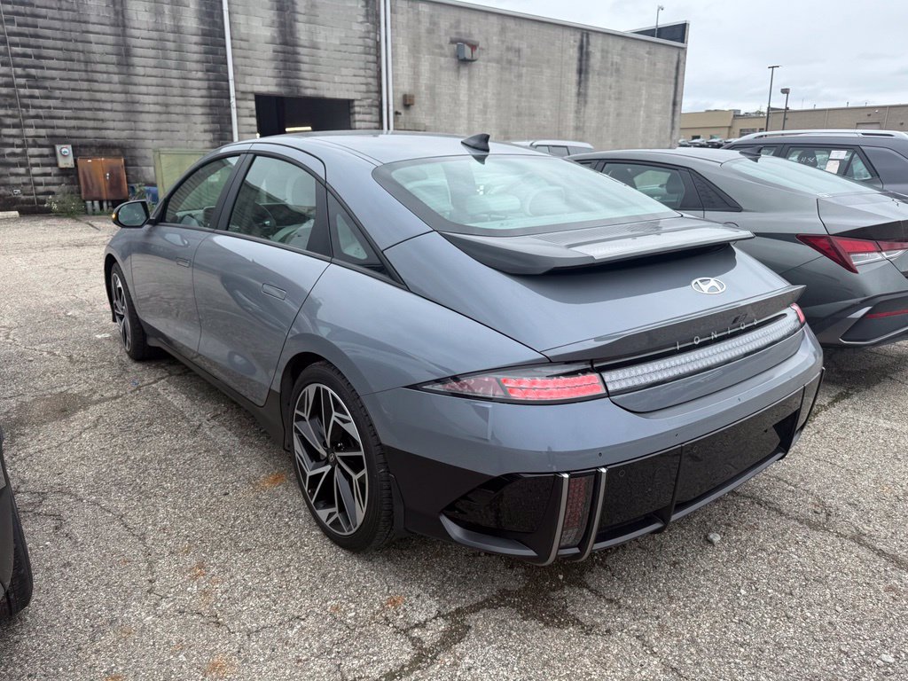 Used 2024 Hyundai Ioniq 6 SEL AWD/4WD image 3