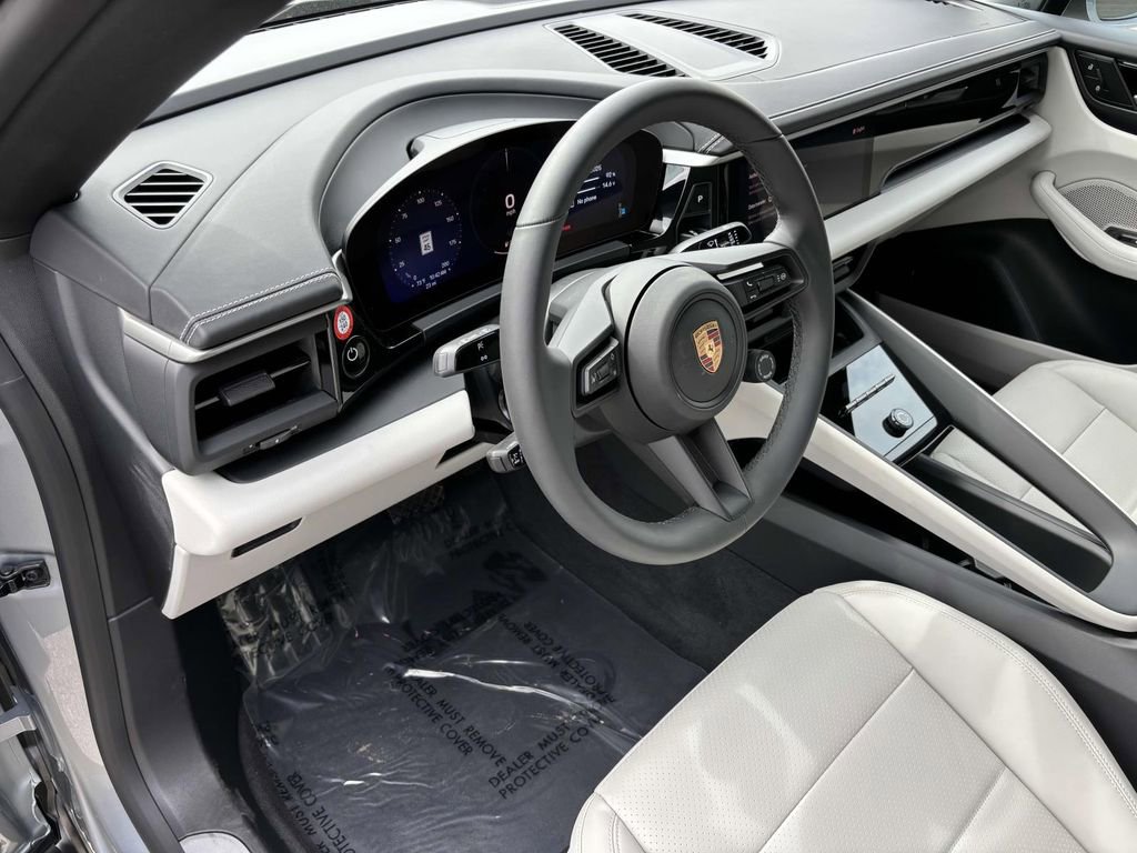 Used 2025 Porsche Macan 4 Electric image 16