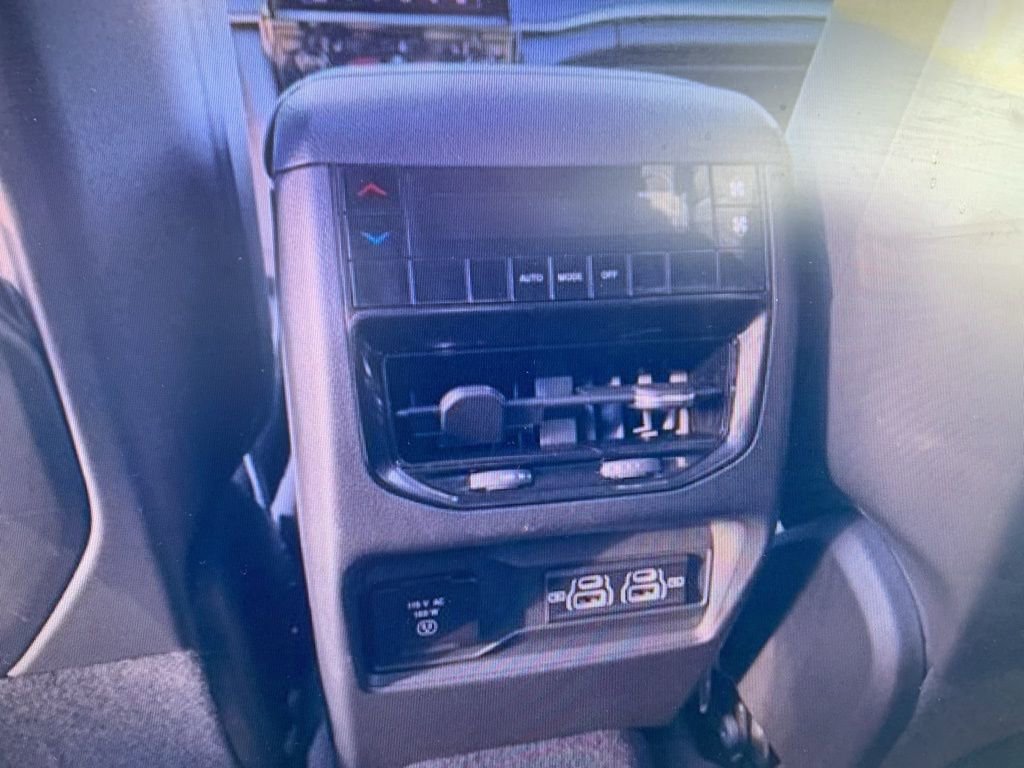 Used 2024 Jeep Grand Cherokee L Laredo w/ Luxury Tech Group I image 10