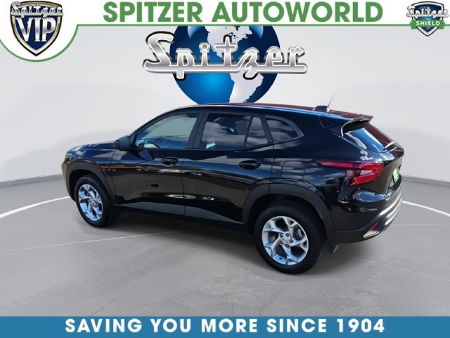 Used 2025 Chevrolet Trax LS w/ LS Convenience Package FWD image 11