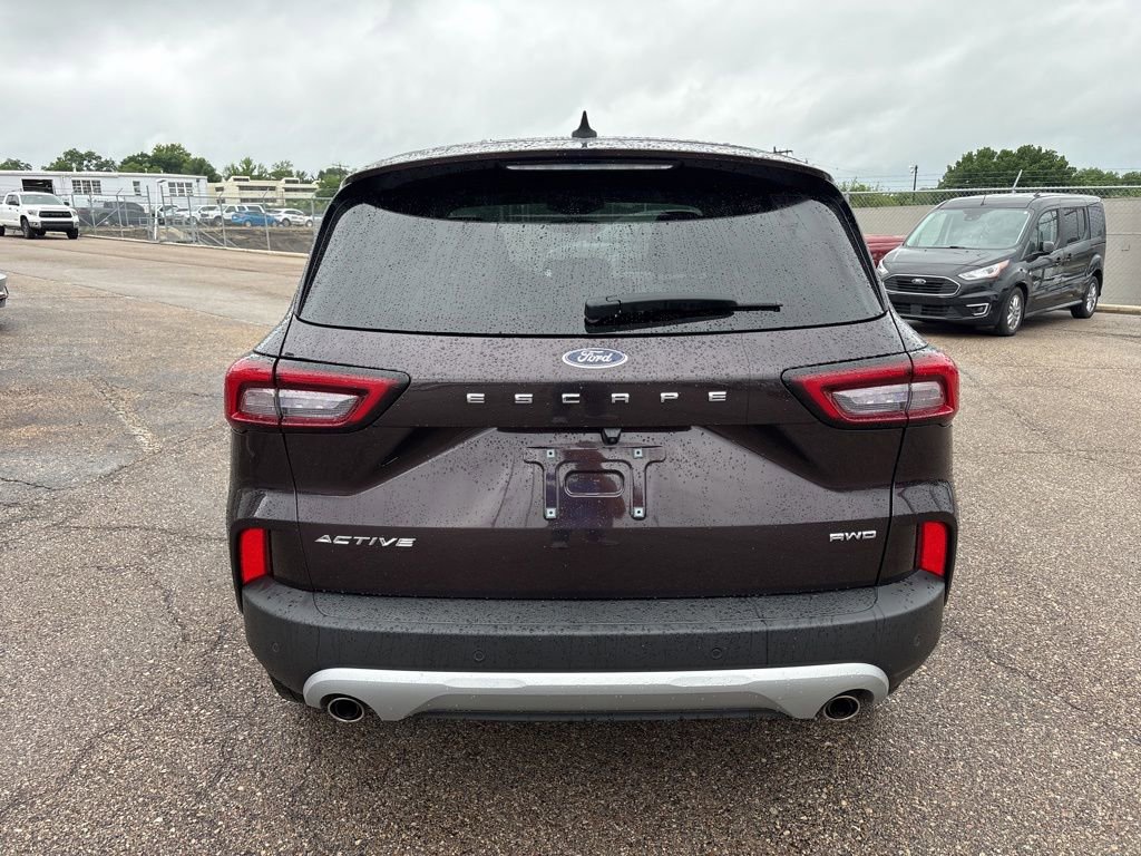 Used 2023 Ford Escape Active w/ Tech Pack #1 AWD/4WD image 6