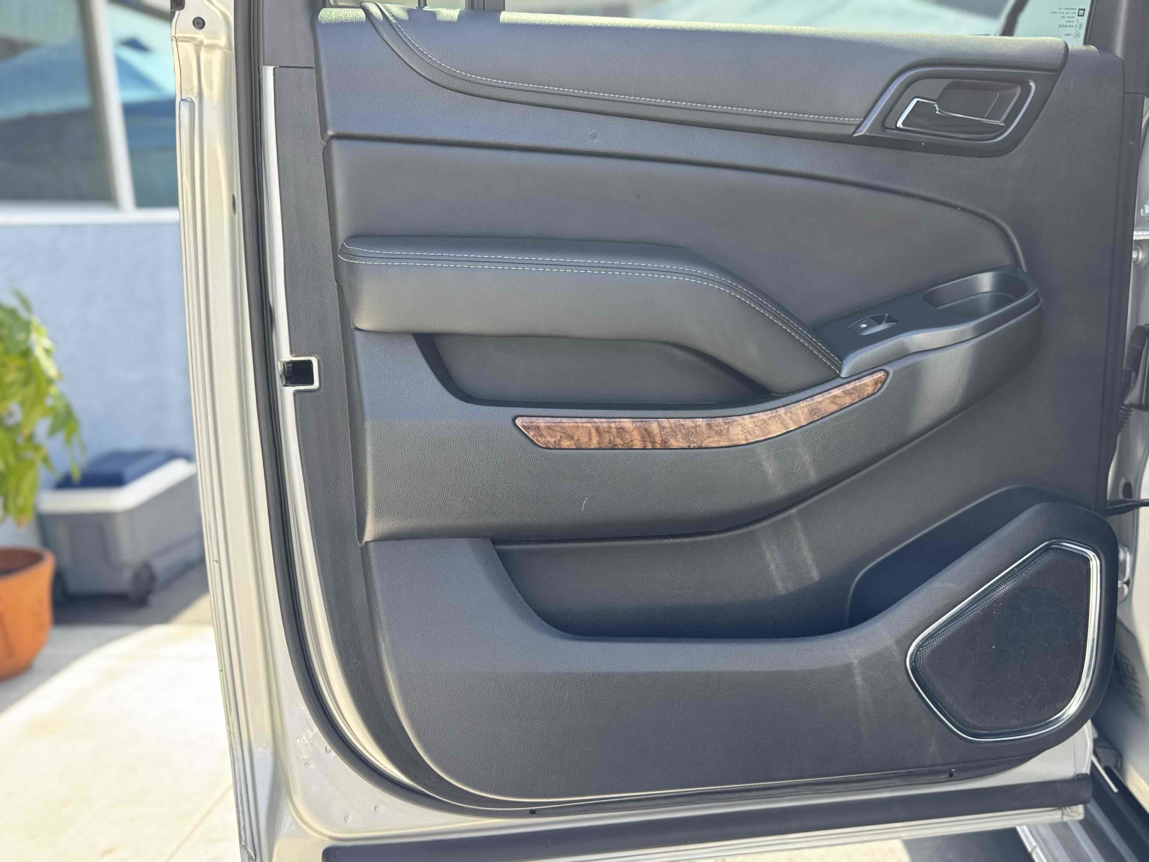 Used 2018 Chevrolet Suburban Premier image 38