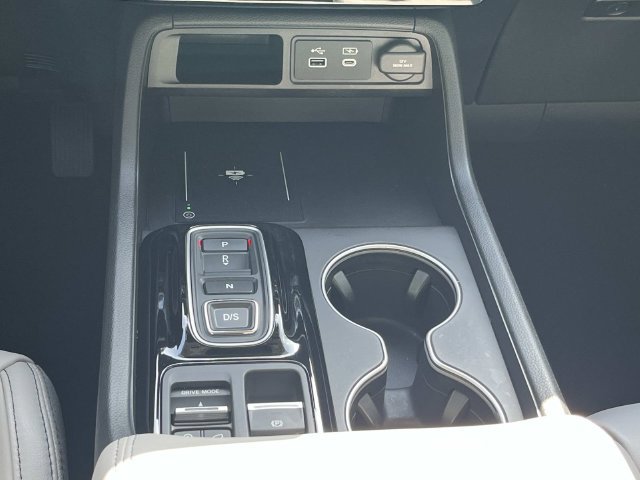 Certified 2025 Honda Pilot Touring image 23