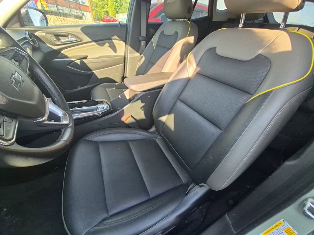 Used 2024 Chevrolet Trax ACTIV w/ Sunroof Package FWD image 11