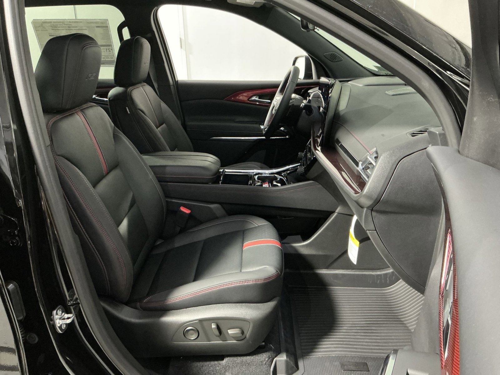 New 2026 Chevrolet Traverse RS w/ LPO, Floor Liner Package image 36