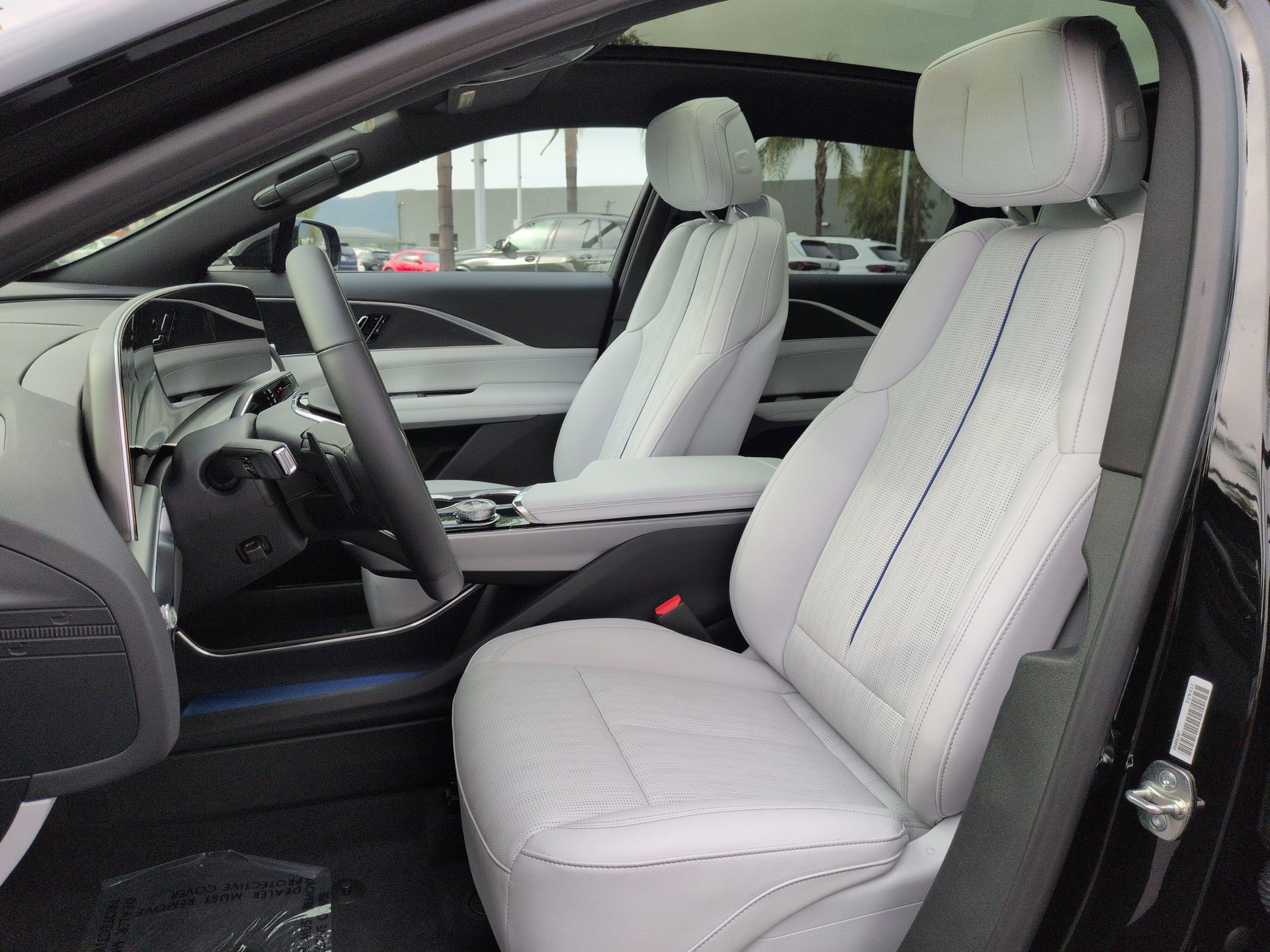 Used 2025 Cadillac Lyriq Sport RWD image 16