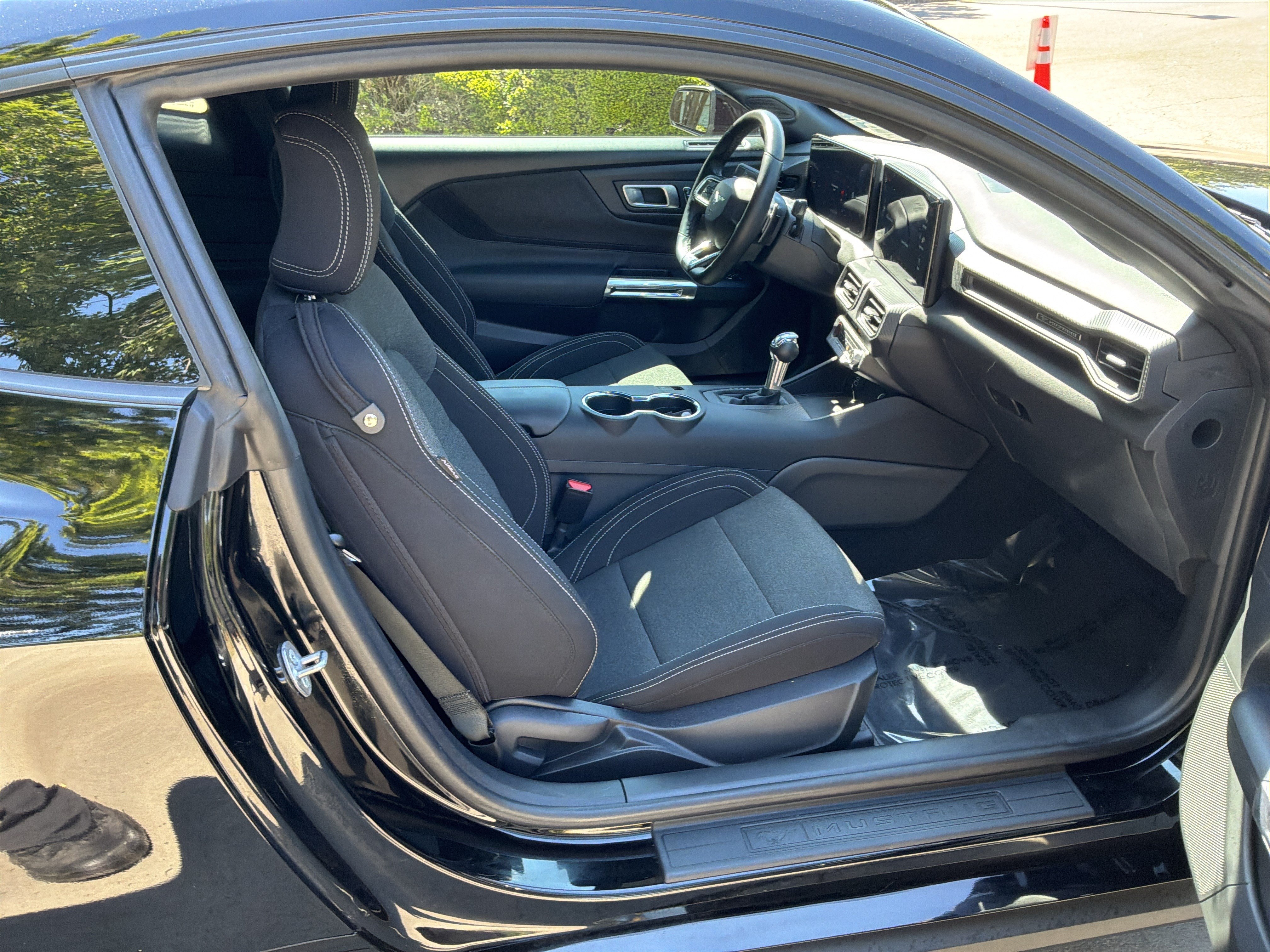 Used 2025 Ford Mustang GT RWD image 31