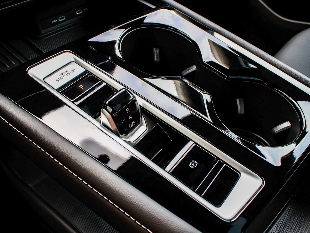 Used 2025 Volkswagen Atlas Cross Sport SEL Premium R-Line image 25