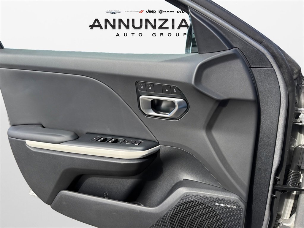 New 2025 Kia K4 GT-Line w/ GT-Line Premium Package image 28