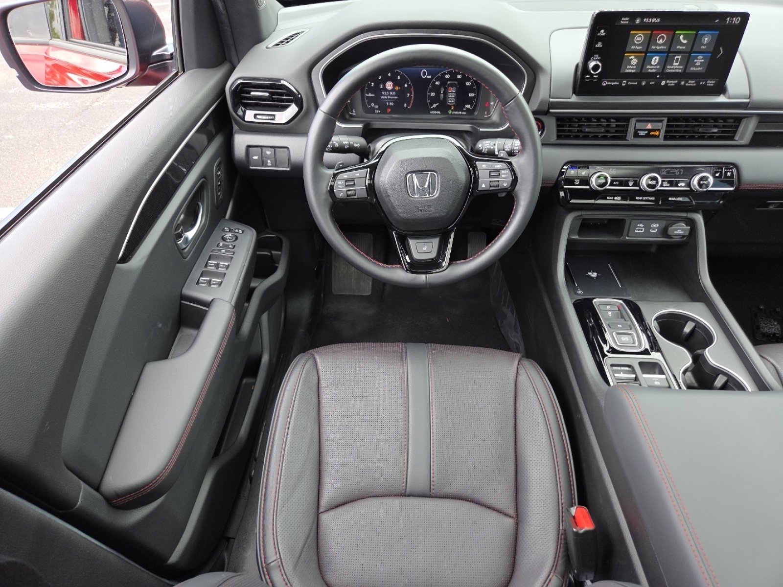 Certified 2025 Honda Pilot Black Edition image 32