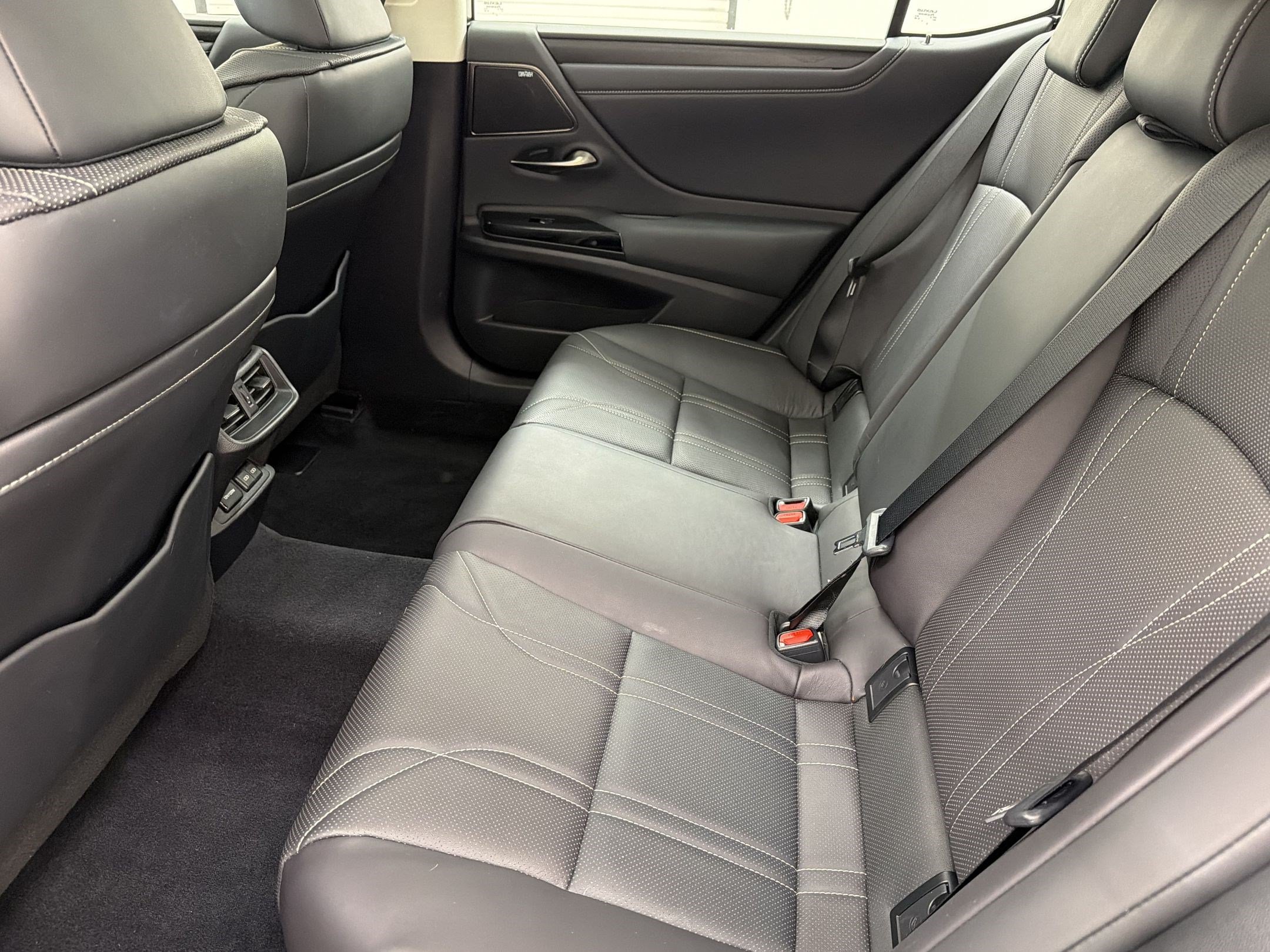 Used 2024 Lexus ES 350 w/ Accessory Package (Z1) FWD image 26