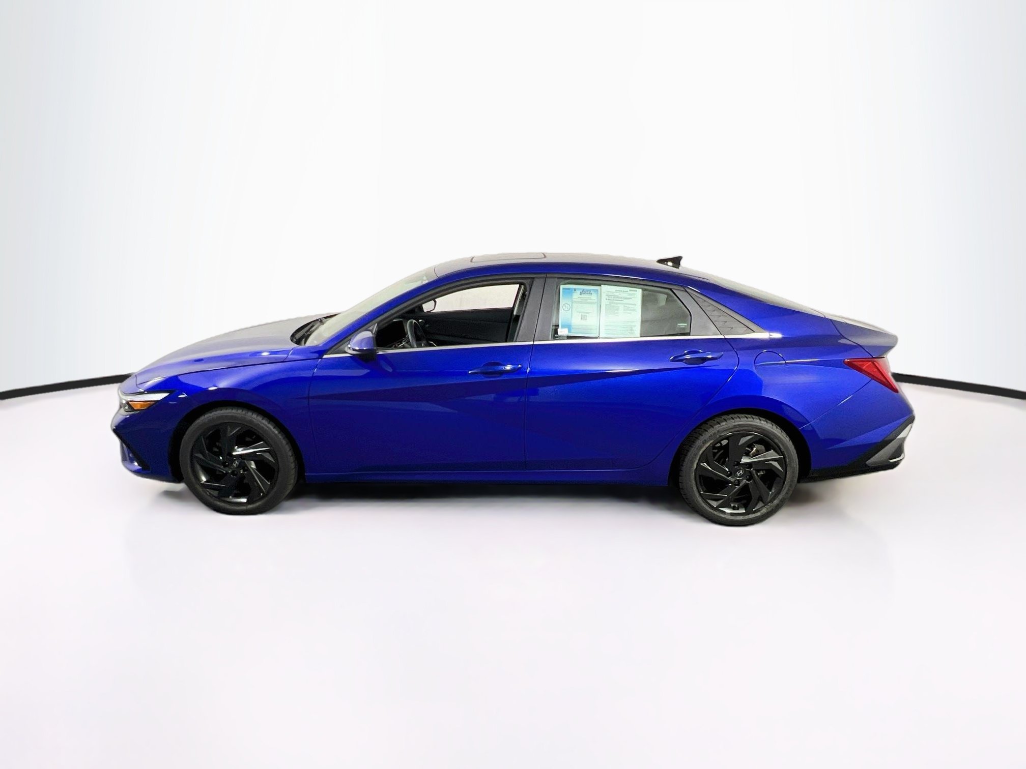 Used 2024 Hyundai Elantra SEL w/ Convenience Package FWD image 8