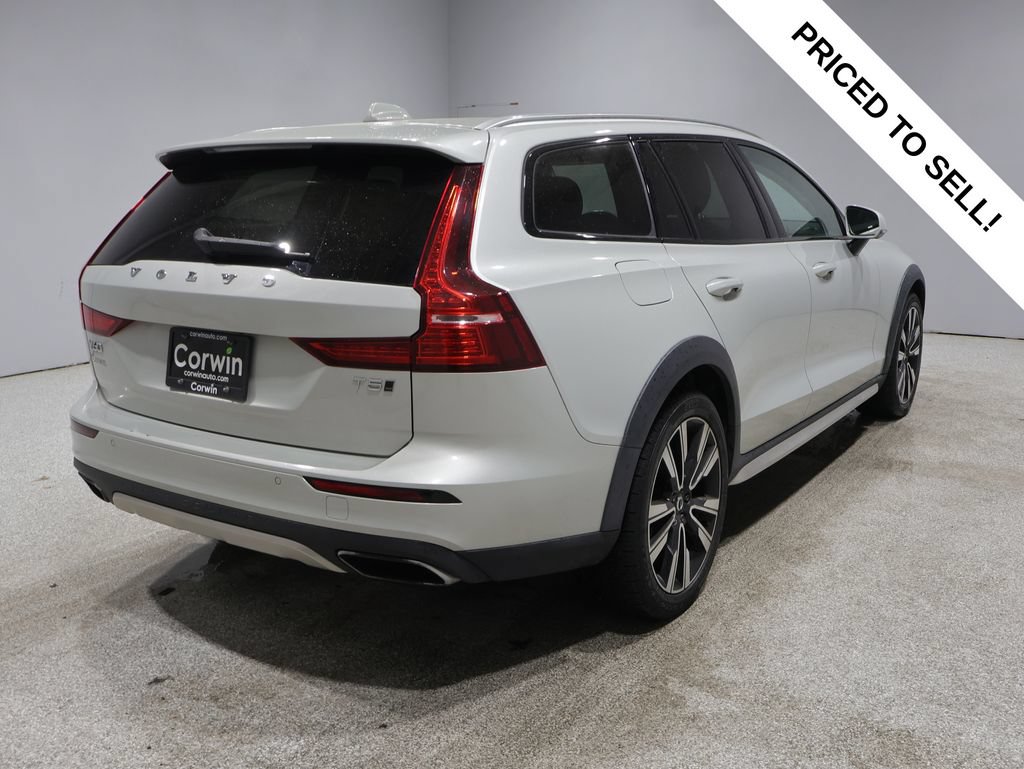Used 2020 Volvo V60 T5 Cross Country AWD/4WD image 2