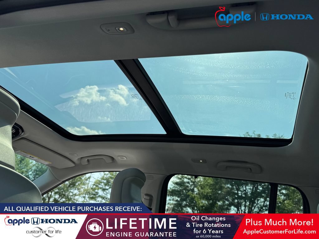 Used 2022 Jeep Grand Cherokee Summit w/ Advanced Protech Group IV AWD/4WD image 18