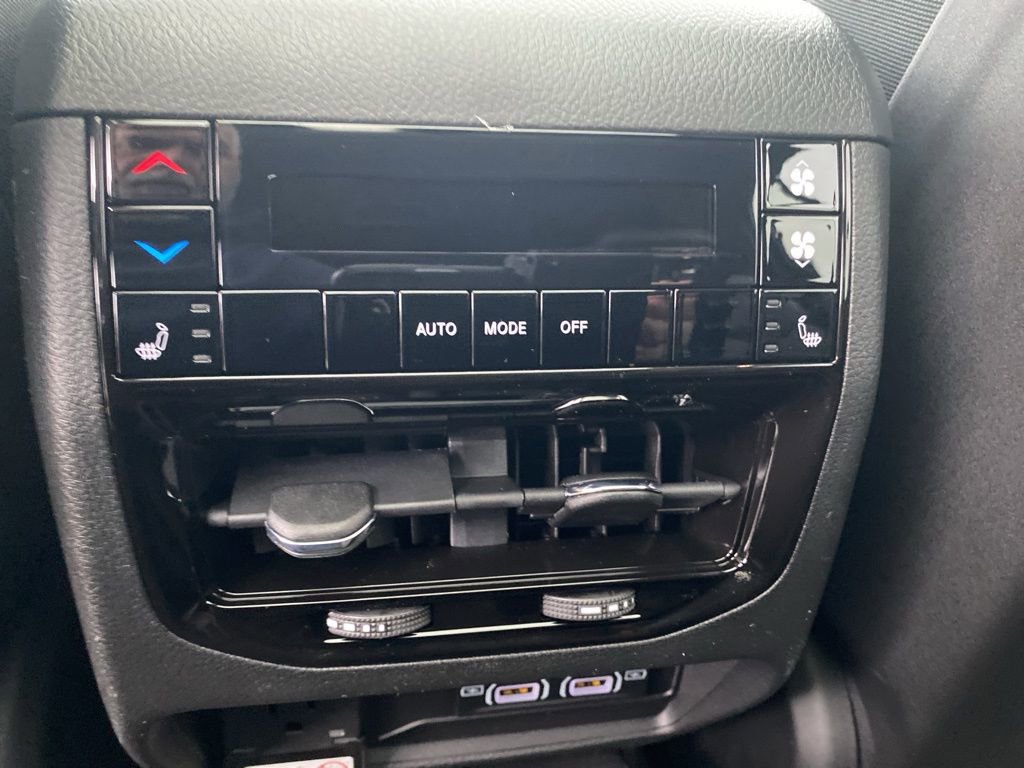 New 2025 Jeep Grand Cherokee L Limited w/ Black Appearance Package image 24