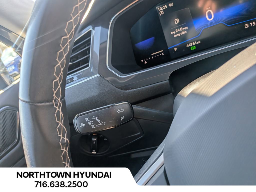 Used 2022 Volkswagen Tiguan SE image 26