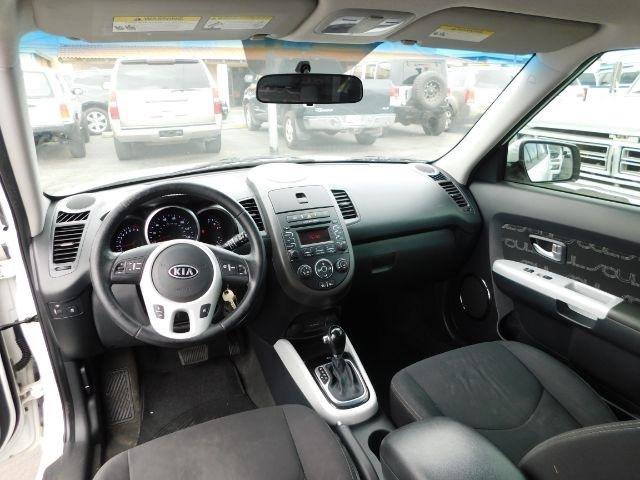 Used 2012 Kia Soul + image 15