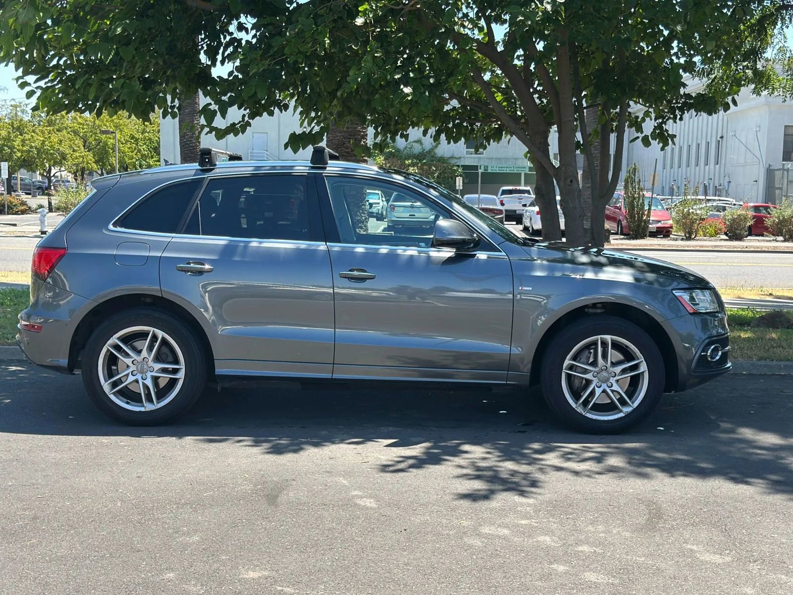 Used 2015 Audi Q5 3.0T Premium Plus w/ Technology Package image 3