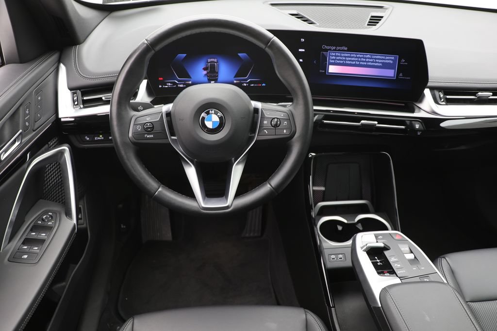 Used 2025 BMW X1 xDrive28i AWD/4WD image 12