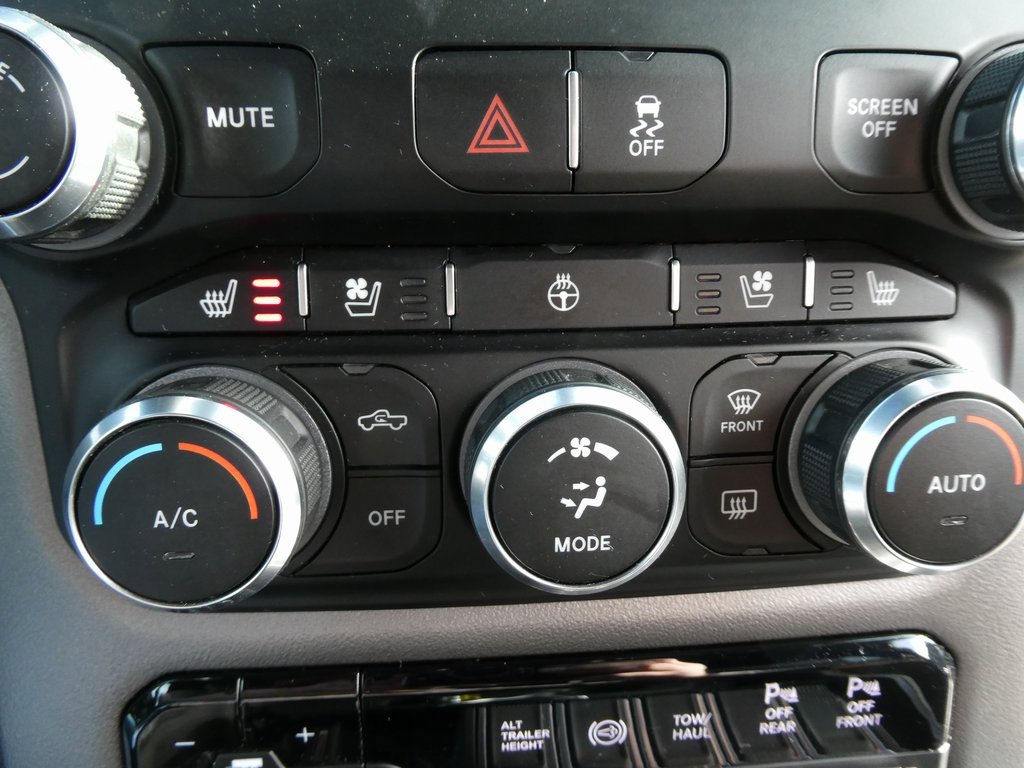 Used 2020 RAM 3500 Laramie image 28