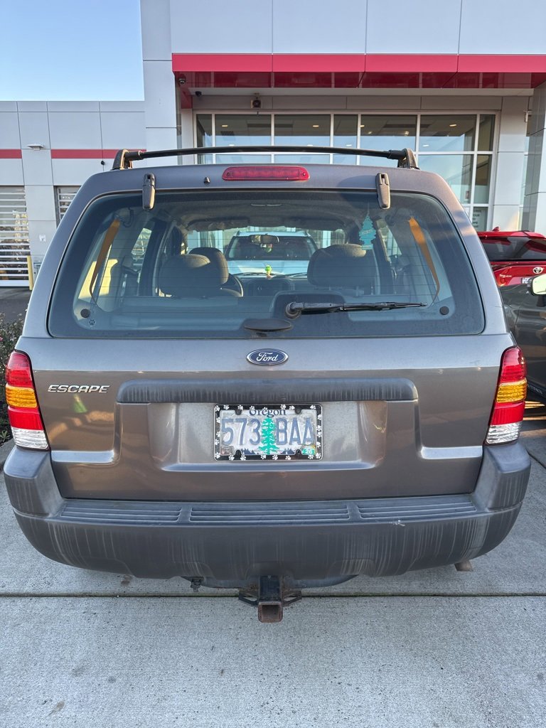 Used 2004 Ford Escape XLS image 3