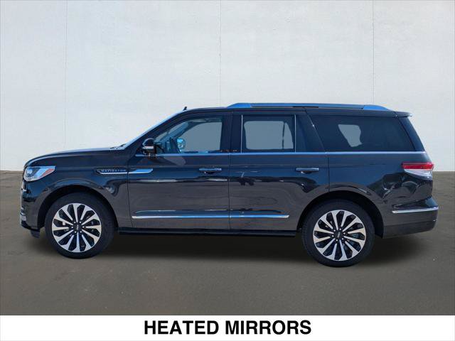 Used 2024 Lincoln Navigator Reserve AWD/4WD image 2