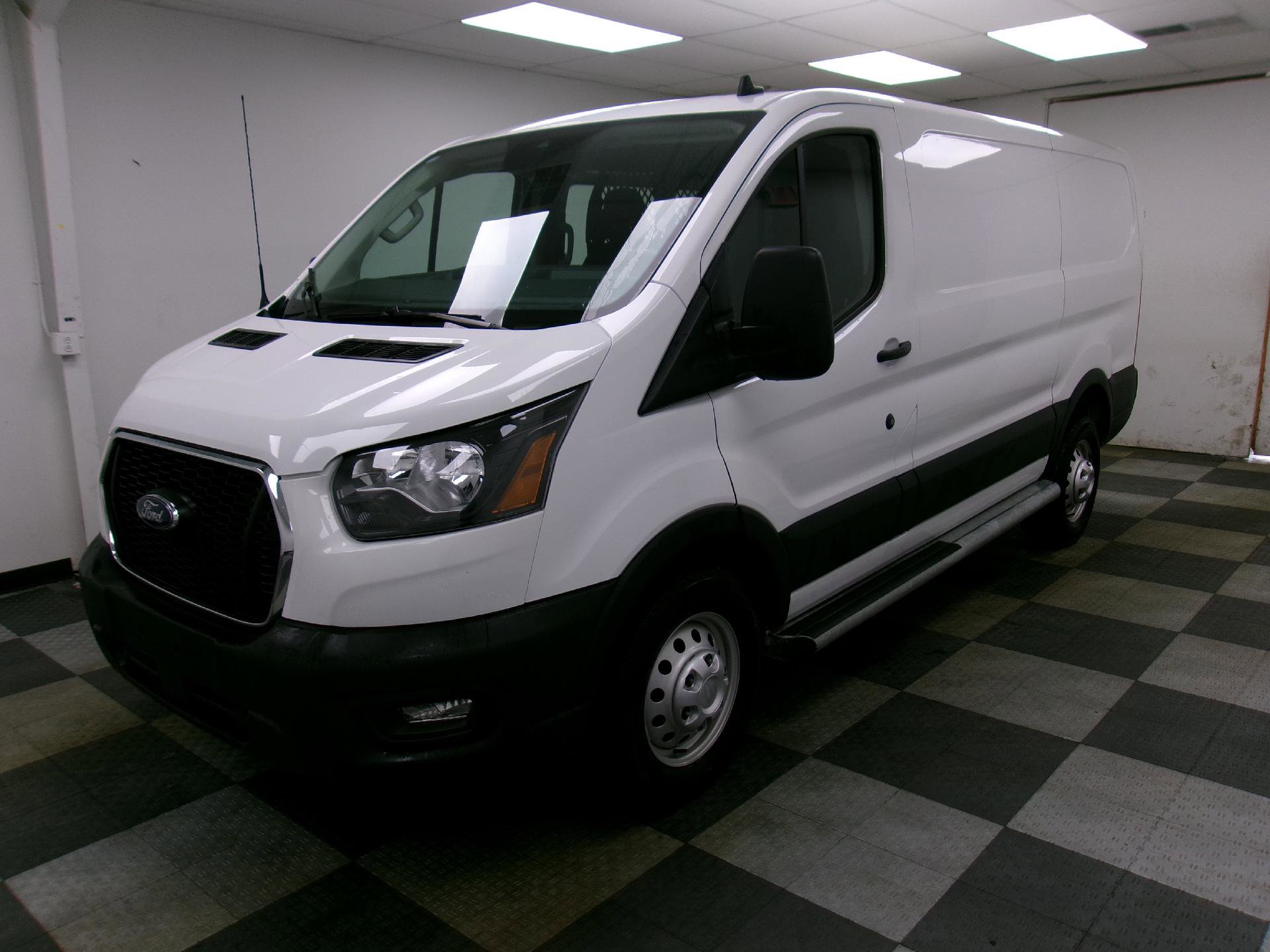 Used 2024 Ford Transit 250 Low Roof AWD w/ Exterior Upgrade Package image 1