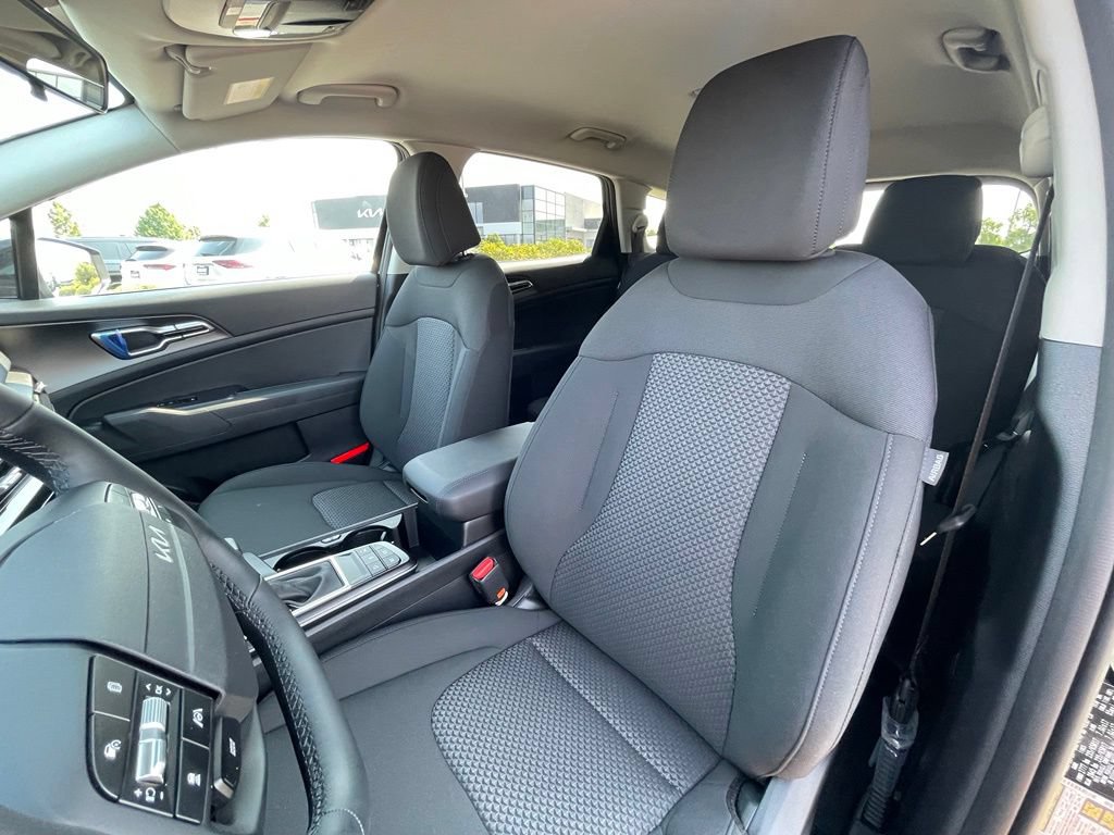 New 2026 Kia Sportage LX w/ LX Convenience Package FWD image 23