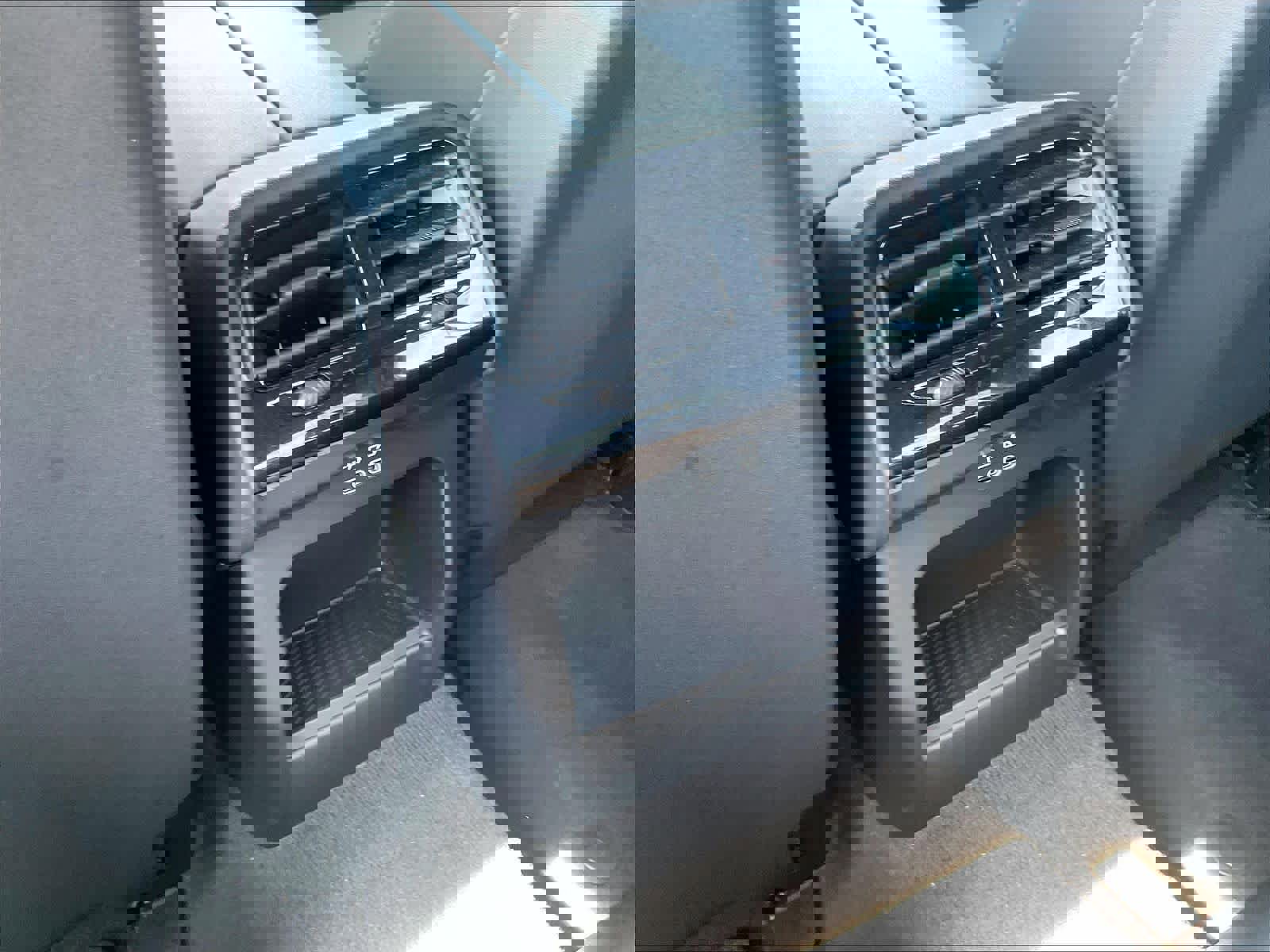 Used 2024 BMW i5 eDrive40i w/ Premium Package image 33