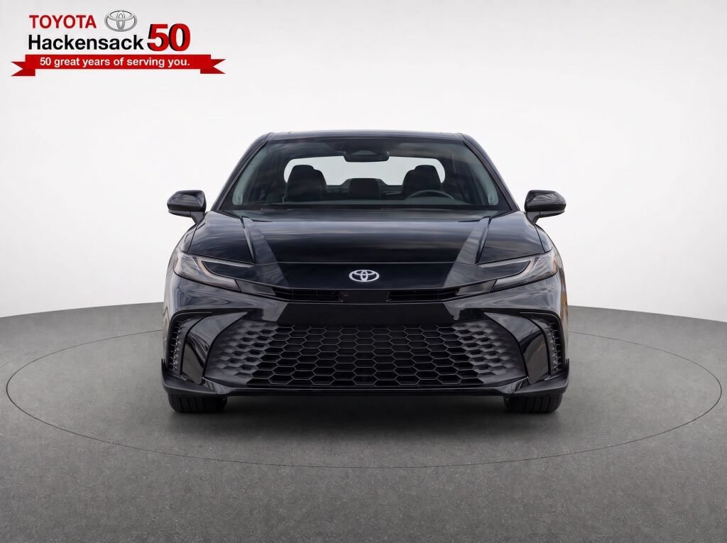 Used 2025 Toyota Camry SE FWD image 5