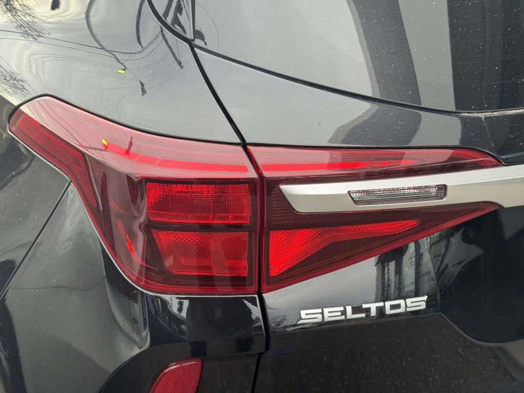 Used 2022 Kia Seltos LX image 9