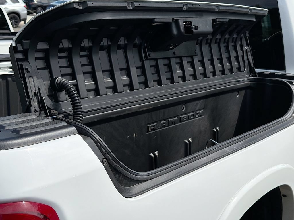 Used 2025 RAM 1500 Limited AWD/4WD image 11