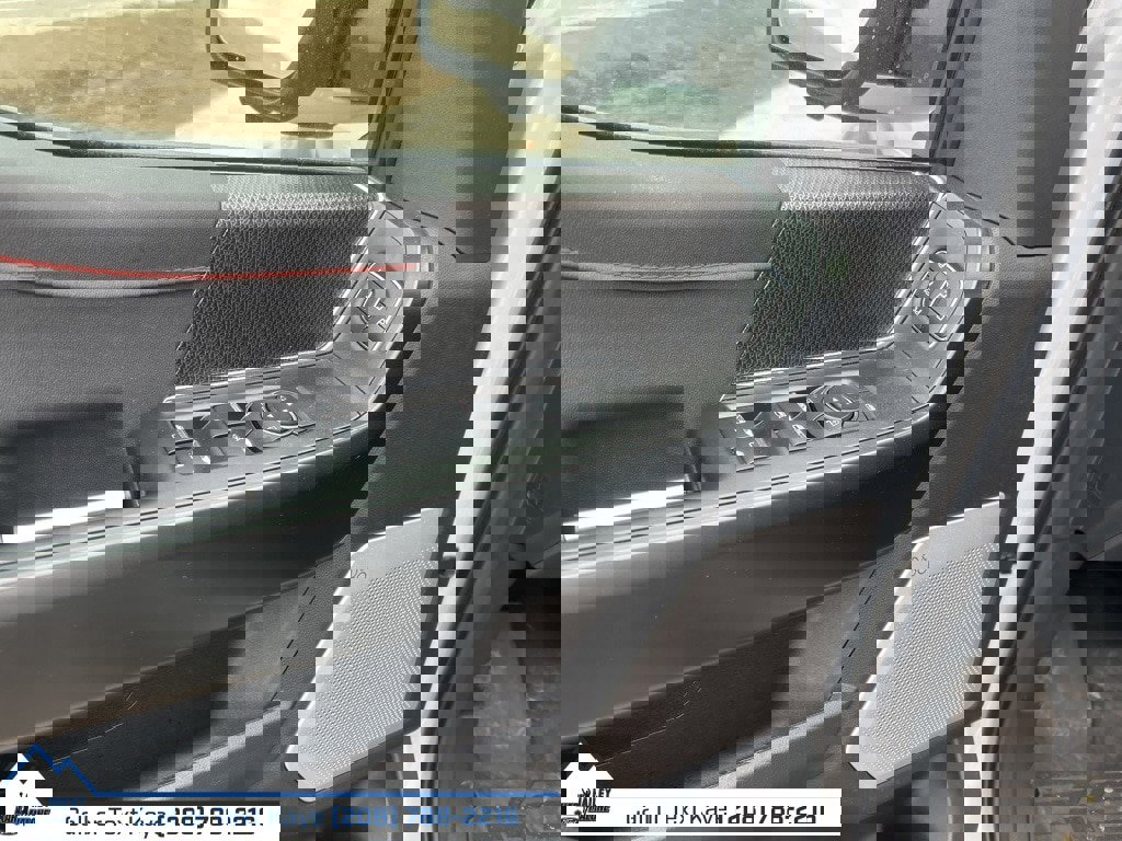 Used 2025 Ford F150 Raptor image 19