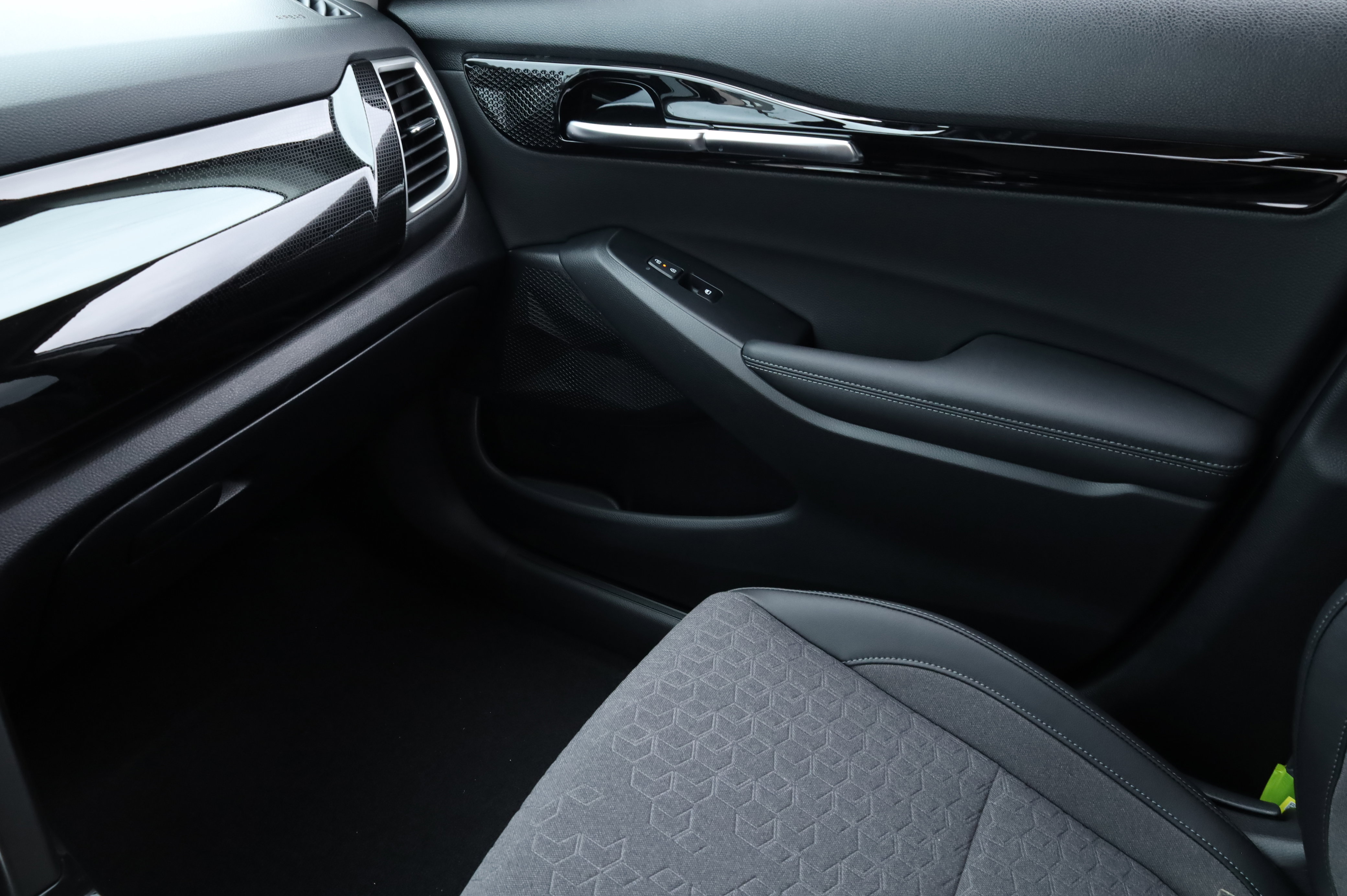 New 2026 Kia Seltos S image 11