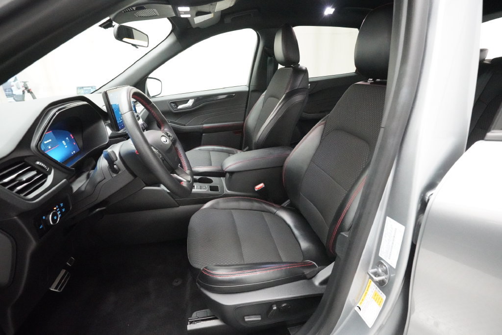 Used 2024 Ford Escape ST-Line Select AWD/4WD image 7