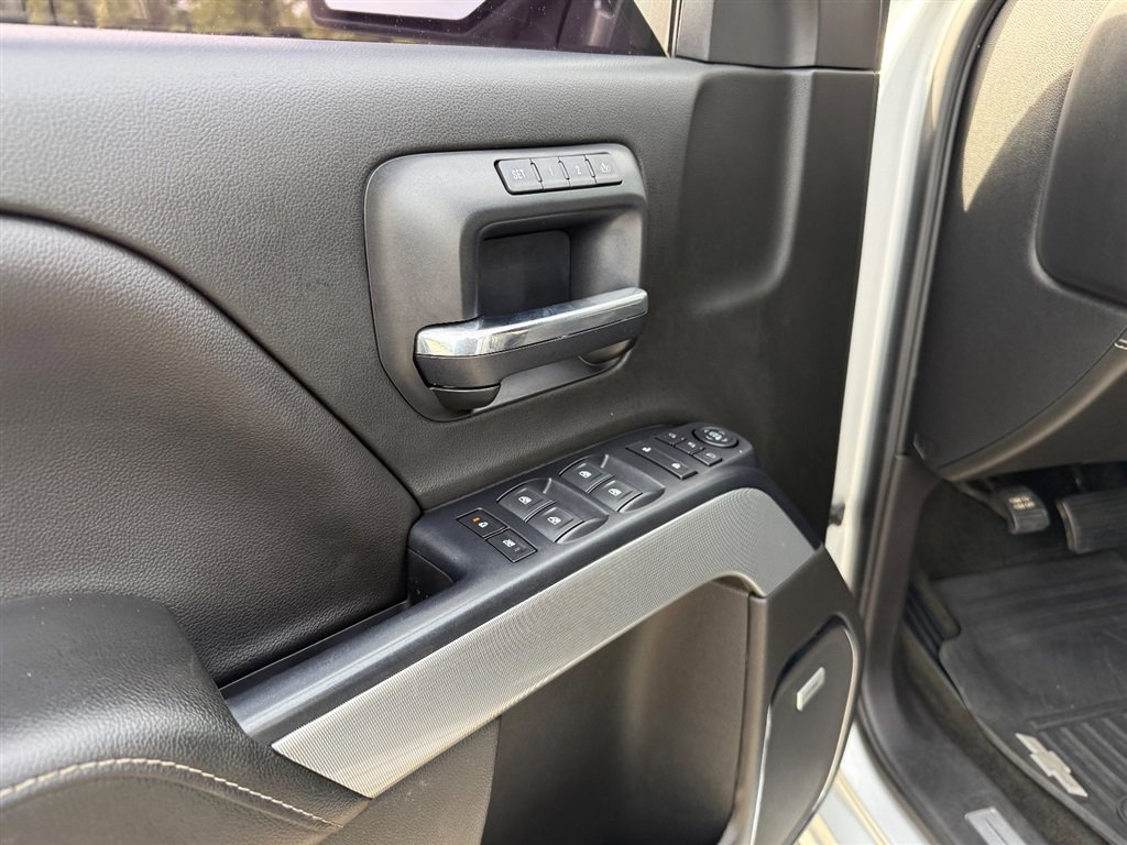 Used 2018 Chevrolet Silverado 1500 LTZ Z71 w/ Redline Edition AWD/4WD image 22