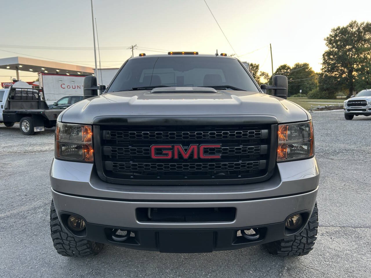 Used 2013 GMC Sierra 2500 SLE AWD/4WD image 3