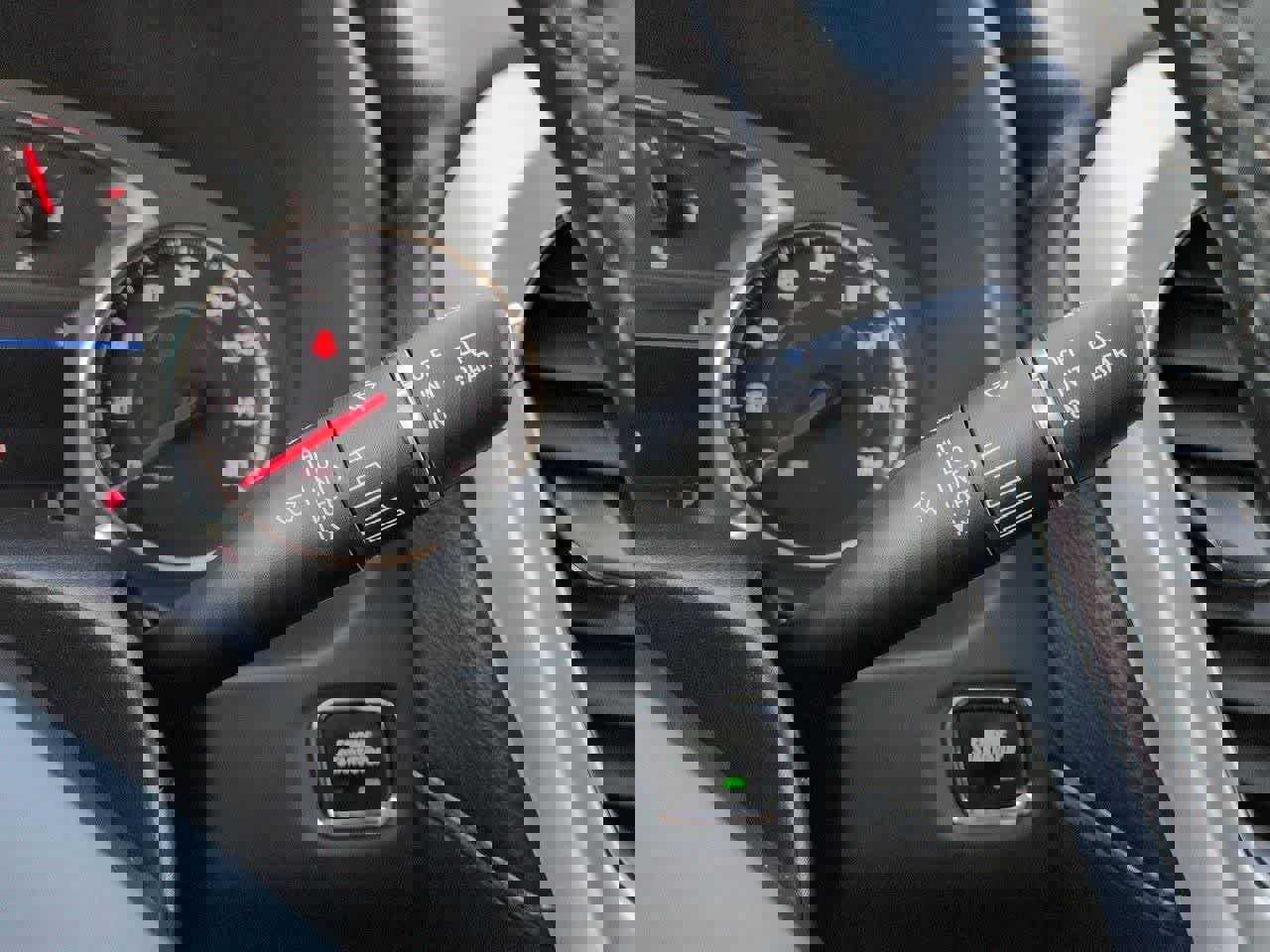 Used 2023 GMC Acadia SLT image 26