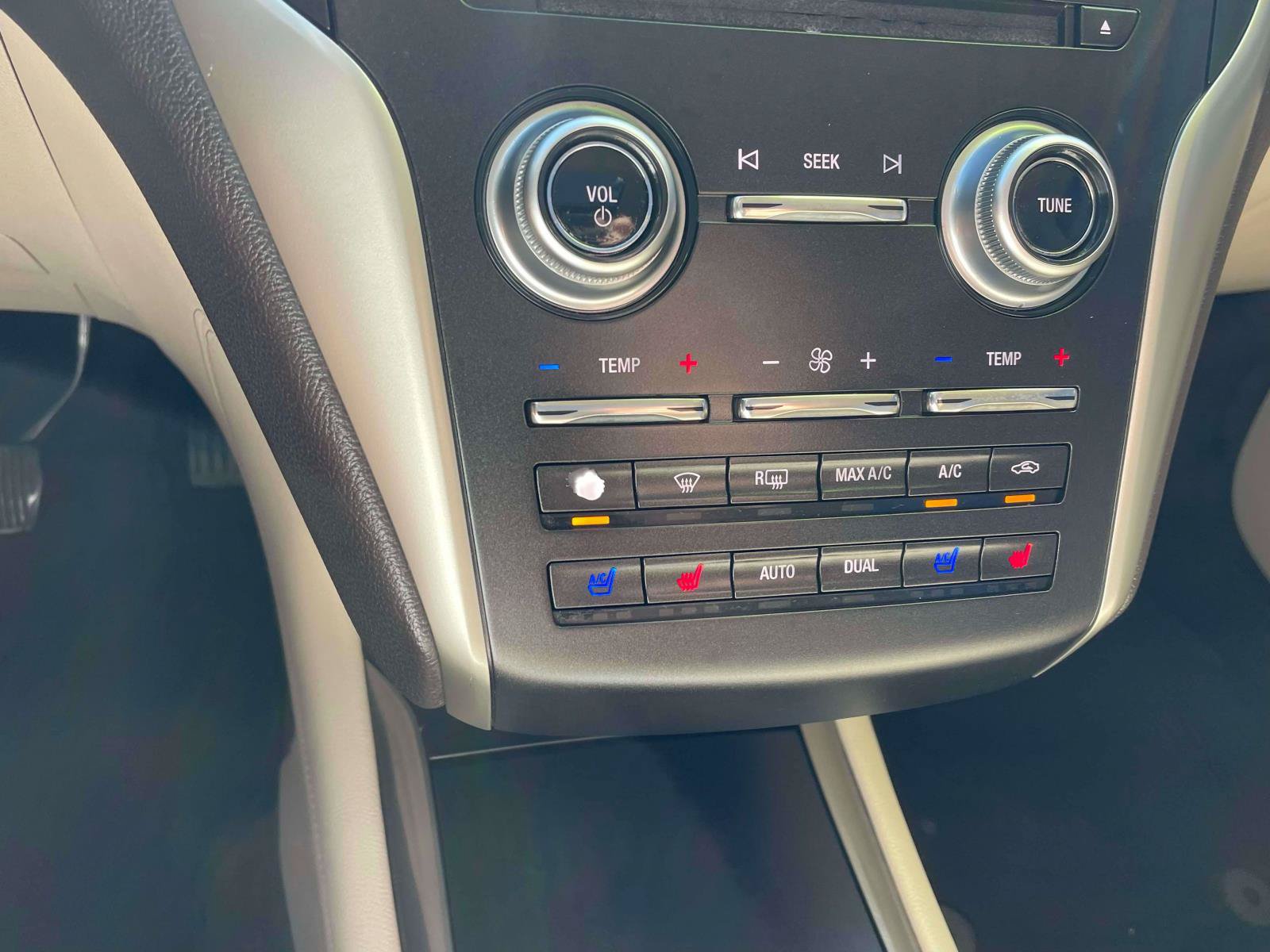 Used 2018 Lincoln MKC Reserve FWD image 17